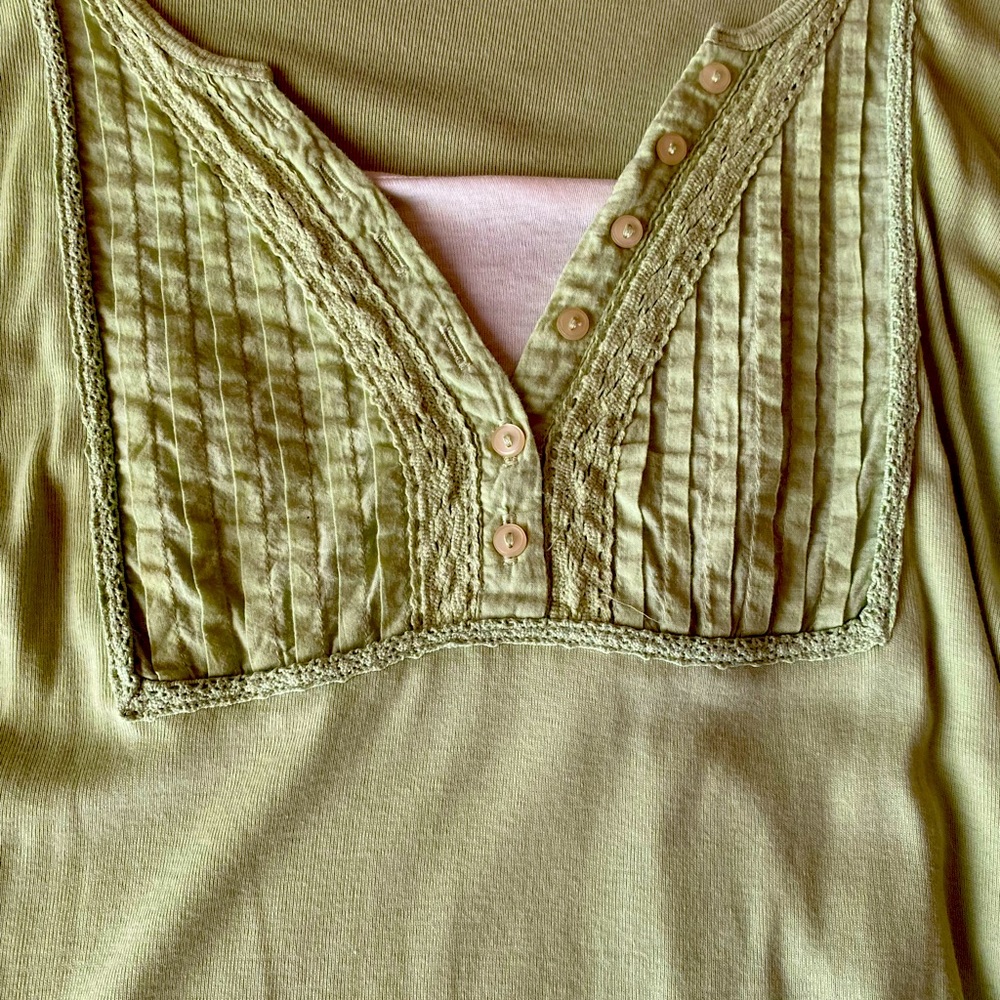 Van Heusen Dressy Top  Size M 100% Cotton